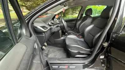 Peugeot 207 SW 1.6 16V Outdoor — Monospace compact robuste, toit panoramique, 115'000 km — Miniatura 13