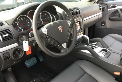 Porsche Cayenne S 4.8 — SUV sportif 385 ch, seulement 49'000 km — intérieur