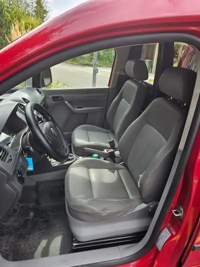 VW Caddy 1.6 essence — Monospace compact fiable, faible kilométrage — tableau de bord