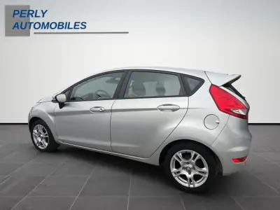 Ford Fiesta 1.4 16V Trend 2012 — Citadine fiable avec 2 jeux de roues inclus — interni