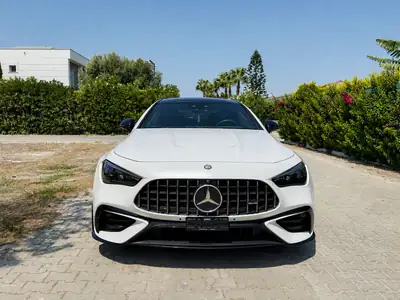 Mercedes-AMG CLE 53 4MATIC+ — Coupé haute performance hybride, 46'000 km seulement — vista esterna