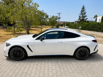 Mercedes-AMG CLE 53 4MATIC+ — Coupé haute performance hybride, 46'000 km seulement — vista posteriore