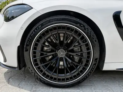 Mercedes-AMG CLE 53 4MATIC+ — Coupé haute performance hybride, 46'000 km seulement — Miniatura 7