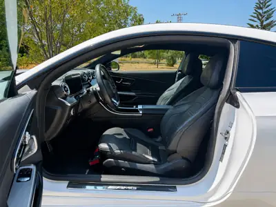 Mercedes-AMG CLE 53 4MATIC+ — Coupé haute performance hybride, 46'000 km seulement — Miniatura 9
