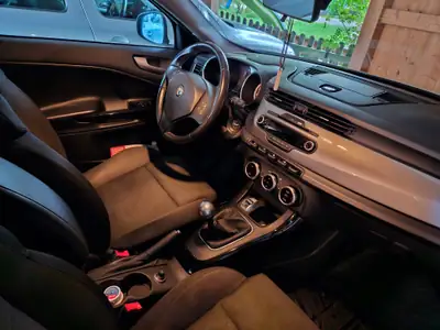 Alfa Romeo Giulietta 1.4 TB Progression — Élégance italienne, moteur turbo dynamique — arrière