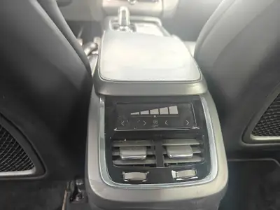 Volvo XC90 T8 R-Design — Hybride rechargeable 7 places, expertise complète — detail