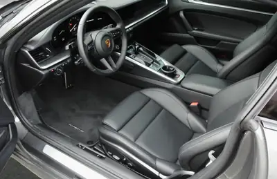 Porsche 911 Coupé Carrera 4S PDK — 450 ch, tout-terrain premium, faible kilométrage — Miniatur 9