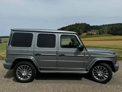 Mercedes-Benz G 500 AMG Line — Le SUV iconique, 14'261 km seulement, 1ère main — side view