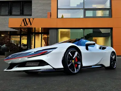 Ferrari SF90 Stradale — Hypercar hybride rechargeable, 780 ch, seulement 4000 km — Seitenansicht