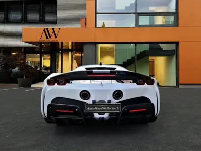 Ferrari SF90 Stradale — Hypercar hybride rechargeable, 780 ch, seulement 4000 km — Armaturenbrett