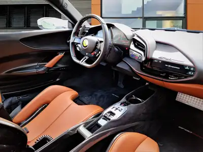 Ferrari SF90 Stradale — Hypercar hybride rechargeable, 780 ch, seulement 4000 km — Miniatur 15