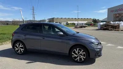 VW Polo 1.0 TSI 115 R-Line — Citadine dynamique, très peu kilométrée — Seitenansicht