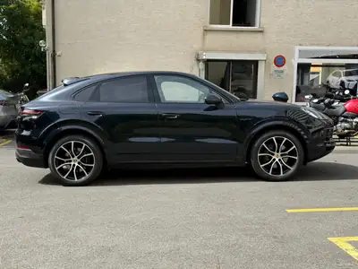 Porsche Cayenne 3.0 V6 Platinum Edition — SUV premium 340 ch, peu kilométré, Porsche Approved — interni