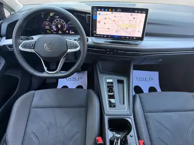 VW Golf 1.5 e TSI mHEV United DSG — Hybride léger performant, faible kilométrage — Heckansicht