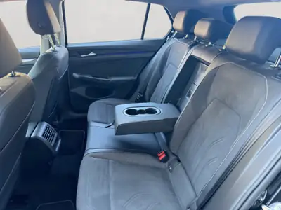 VW Golf 1.5 e TSI mHEV United DSG — Hybride léger performant, faible kilométrage — Armaturenbrett