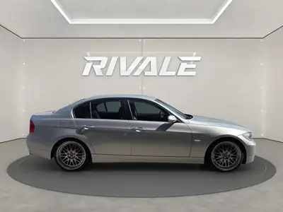 BMW 325i — Berline élégante 2006, moteur performant et finition premium — côté