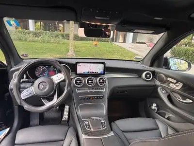 Mercedes-Benz GLC 300 AMG Line 4Motion — SUV premium 272 ch, jantes hivernales incluses — tableau de bord