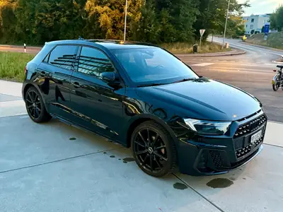 Audi A1 1.0 TFSI S Line — Citadine dynamique, cameras 360°, boîte DSG — exterior view