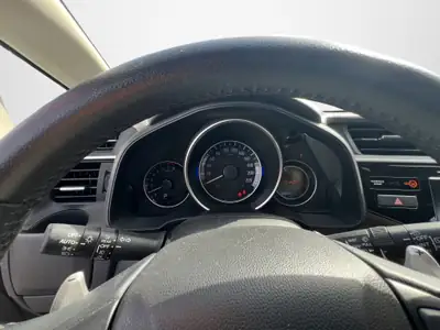 Honda Jazz 1.3i Elegance — Citadine polyvalente, faible kilométrage et expertisée — Miniatur 9