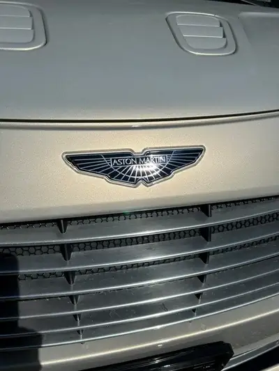 Aston Martin Cygnet 1.33 VVT-i — L'icône urbaine britannique, seulement 20 500 km — vista esterna