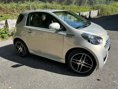 Aston Martin Cygnet 1.33 VVT-i — L'icône urbaine britannique, seulement 20 500 km — vista posteriore