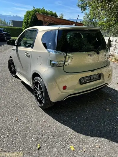 Aston Martin Cygnet 1.33 VVT-i — L'icône urbaine britannique, seulement 20 500 km — interni