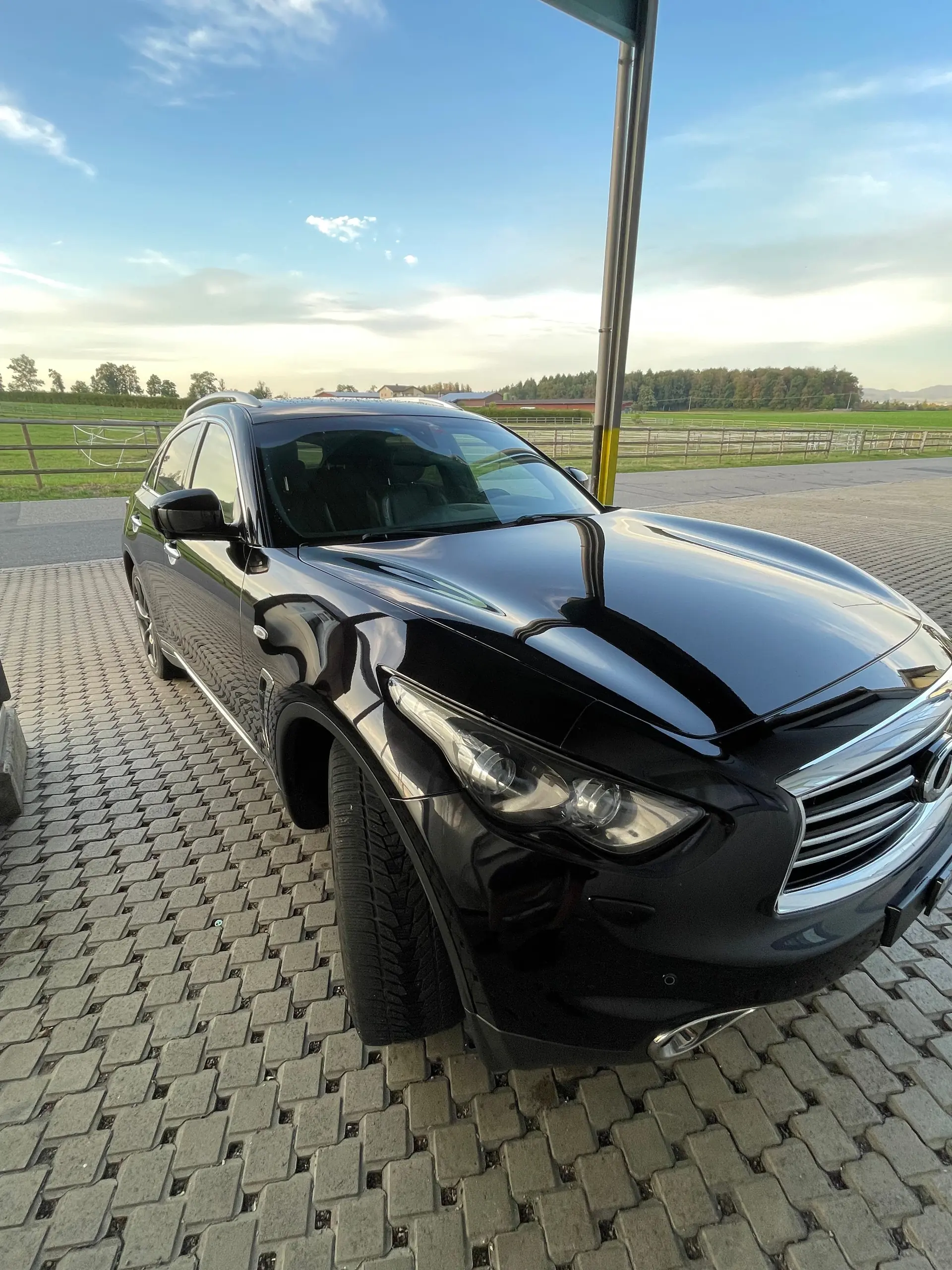 Infiniti QX70 2016 occasion Auw — 3
