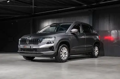 Skoda Karoq 1.5 TSI Fresh DSG — SUV compact fiable, faible kilométrage, garantie constructeur 5 ans — interni
