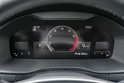 Skoda Karoq 1.5 TSI Fresh DSG — SUV compact fiable, faible kilométrage, garantie constructeur 5 ans — Miniatura 17