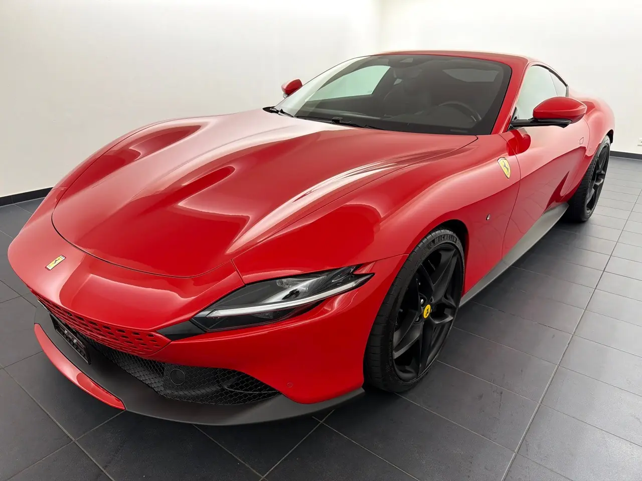 Ferrari Roma 3.9 V8 T — Coupé sportif de prestige, 13'100 km seulement