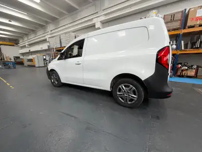 Mercedes-Benz CITAN 1.4 — Utilitaire compact fiable, très faible kilométrage — Heckansicht