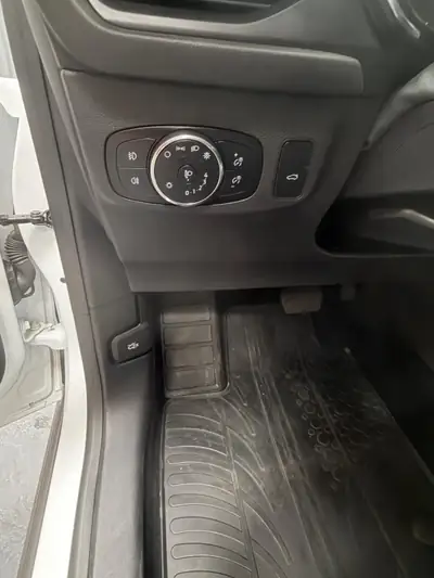 Ford Focus 1.5 EcoBlue 120 Titanium X — Break diesel efficace, 38 000 km seulement — Miniatur 11