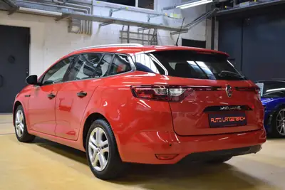Renault Mégane Grandtour 1.5 dCi — Break élégant, diesel efficace, première main — Heckansicht
