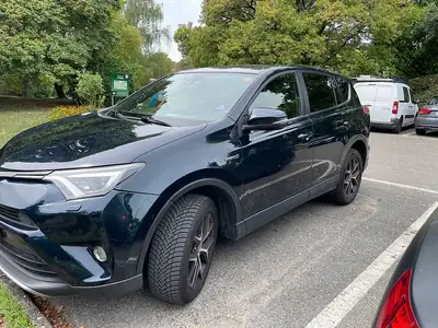 Toyota RAV-4 — SUV 5 portes fiable, 197 ch, transmission automatique — Armaturenbrett