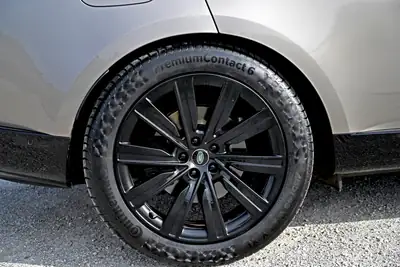 Range Rover 3.0 TD6 350 HSE — SUV premium diesel MHEV, 45'000 km, Lantau Bronze — Detail