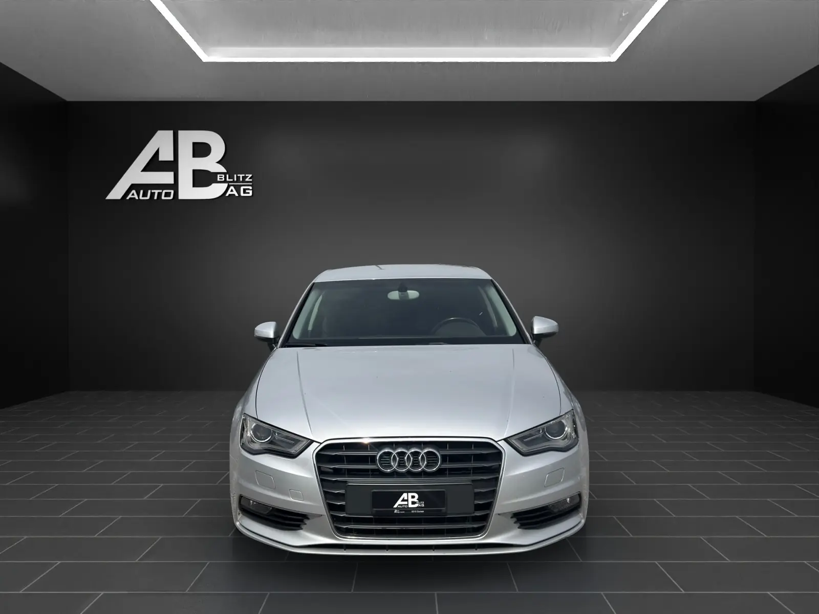 Audi A3 Limousine 1.8 TFSI 180 PS — Berline dynamique révisée, transmission automatique
