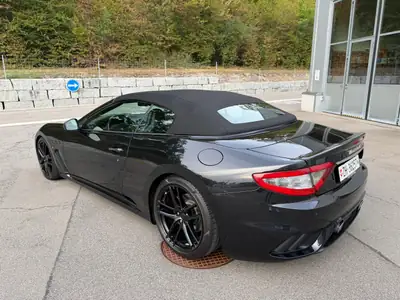 Maserati GranCabrio 4.7 V8 MC — Cabriolet sportif italien, 459 ch, 22'000 km seulement — intérieur