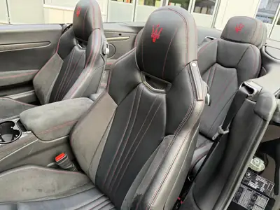Maserati GranCabrio 4.7 V8 MC — Cabriolet sportif italien, 459 ch, 22'000 km seulement — Miniature 12