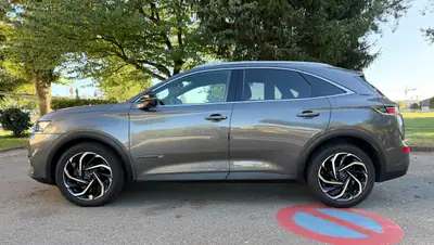 DS7 1.6 PureTech 225 So Chic — SUV premium français avec sièges massants et vision nocturne — dettaglio