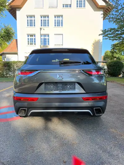DS7 1.6 PureTech 225 So Chic — SUV premium français avec sièges massants et vision nocturne — interni