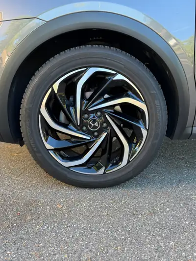DS7 1.6 PureTech 225 So Chic — SUV premium français avec sièges massants et vision nocturne — Miniatura 9
