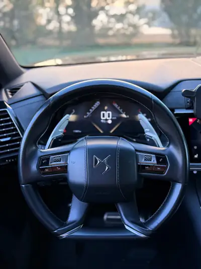 DS7 1.6 PureTech 225 So Chic — SUV premium français avec sièges massants et vision nocturne — Miniatura 13