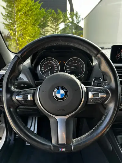 BMW 220i Cabrio M Package — Cabriolet élégant, moteur 184 ch et toit ouvert — Miniatur 8