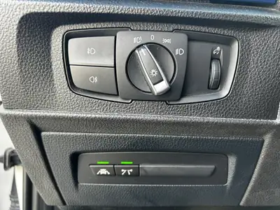 BMW 220i Cabrio M Package — Cabriolet élégant, moteur 184 ch et toit ouvert — Miniatur 10