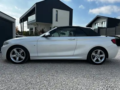 BMW 220i Cabrio M Package — Cabriolet élégant, moteur 184 ch et toit ouvert — Miniatur 16