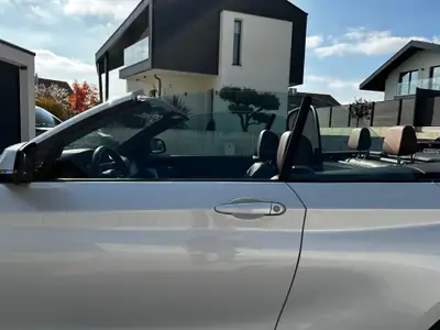 BMW 220i Cabrio M Package — Cabriolet élégant, moteur 184 ch et toit ouvert — Miniatur 19