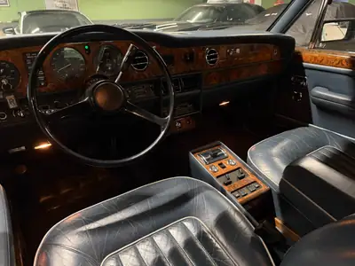 Rolls-Royce Silver Spirit II — Véhicule de collection en état impeccable, homologué vétéran — Heckansicht