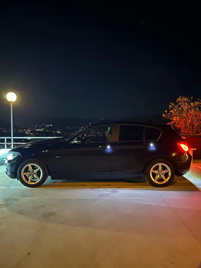 BMW 116d EfficD Edition Sport Line — Diesel économe, 92 600 km, design affirmé — détail