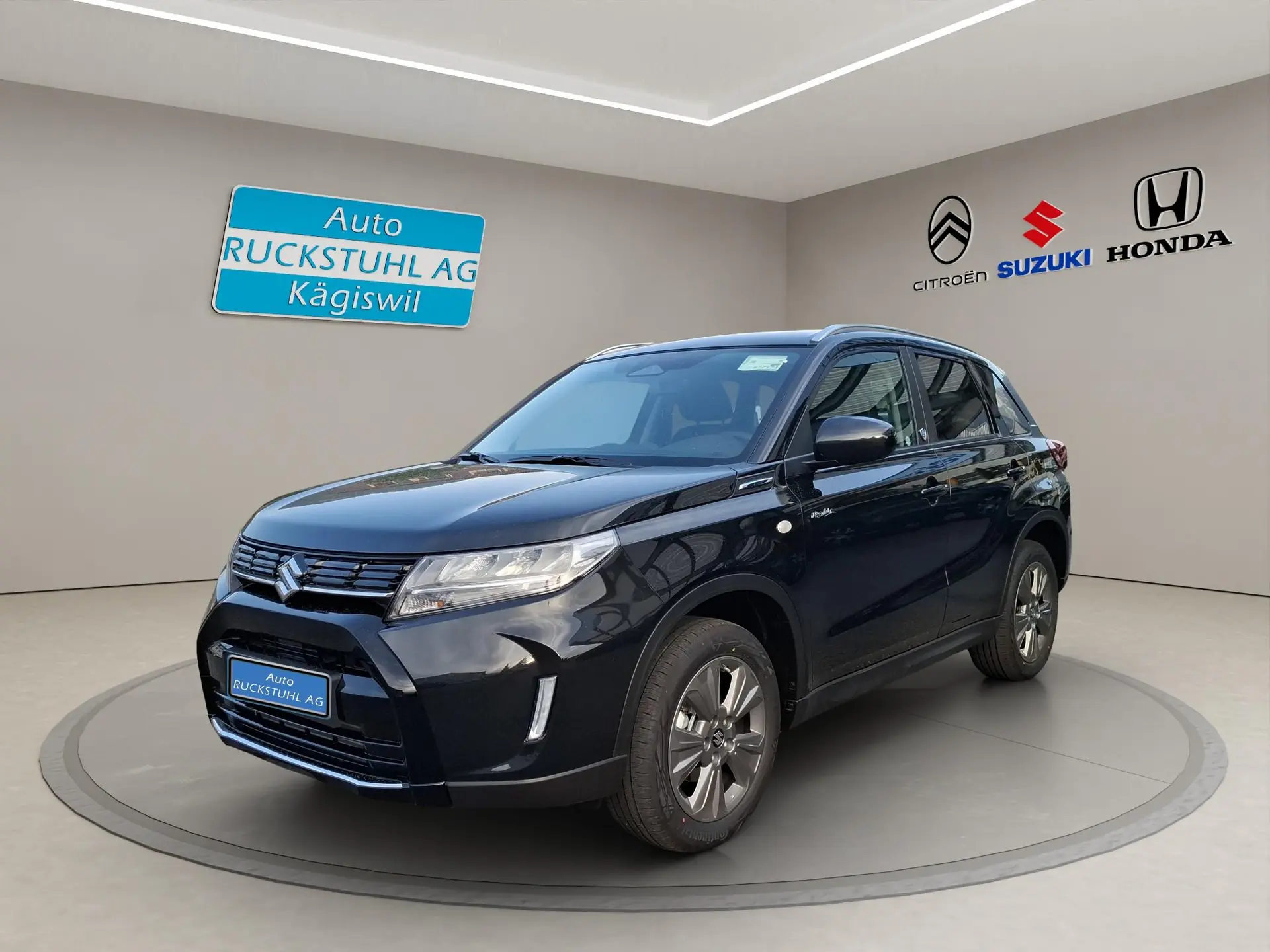 Suzuki Vitara 1.4 T Piz Sulai Hybrid 4x4 — SUV compact hybride, 20 km au compteur — Außenansicht