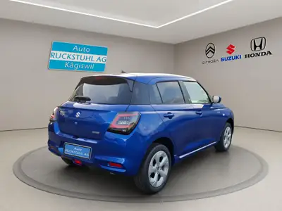 Suzuki Swift 1.2 Piz Sulai Hybrid 4x4 — Citadine polyvalente et économe, quasi neuve — Innenraum